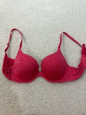 Victoria Secret Everyday T-Shirt Bra - Red Push-Up Support 34B